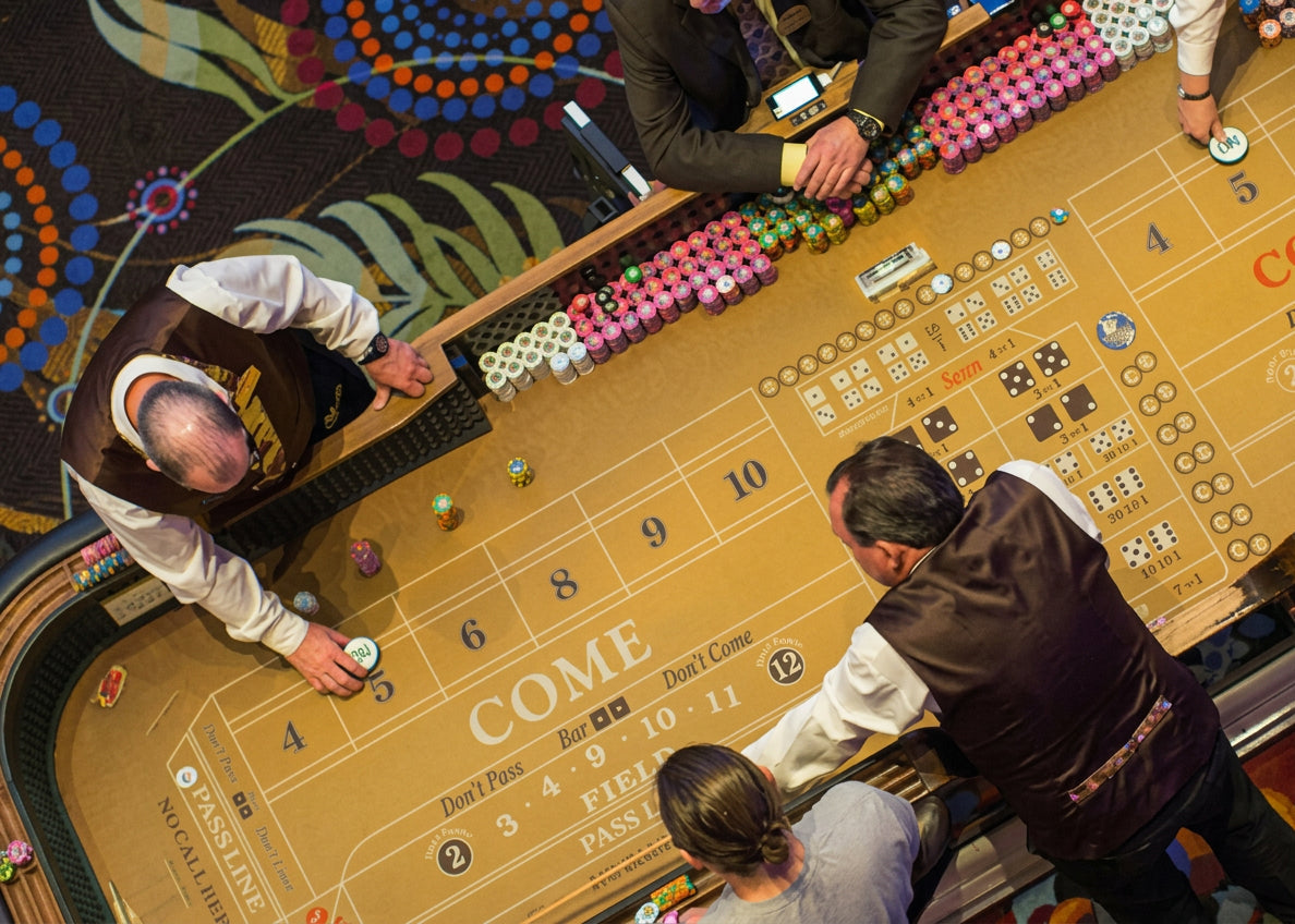 Casino dealer uniform featuring structured tailoring and breathable performance fabric designed for extended casino shifts
Custom gaming floor dealer uniform engineered for focus, comfort, and mobility during table game operations
