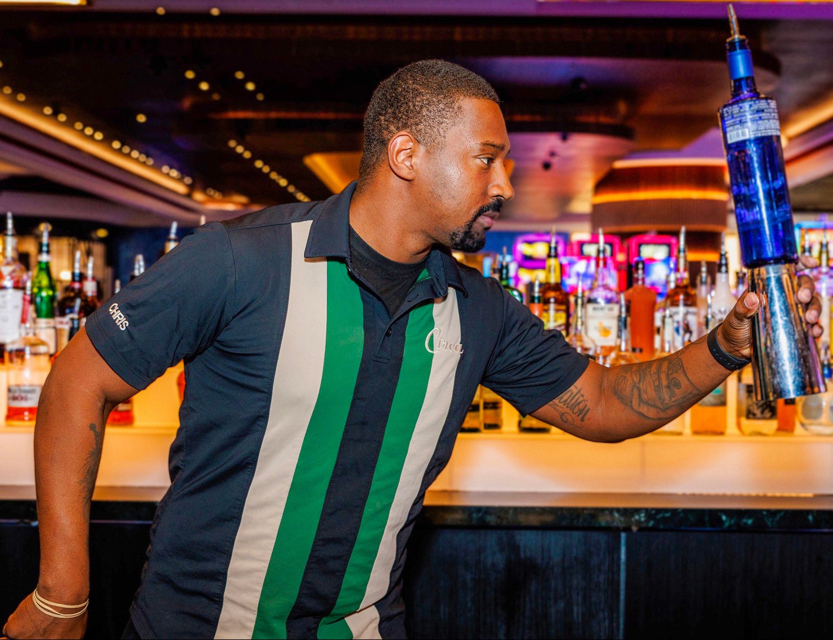 Custom bartender uniform designed for guest-facing bar service and brand consistency in hospitality environments
Bartender wearing a tailored hospitality uniform engineered for durability, comfort, and polished presentation